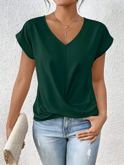 Velia – V-Neck with a Chic Twist