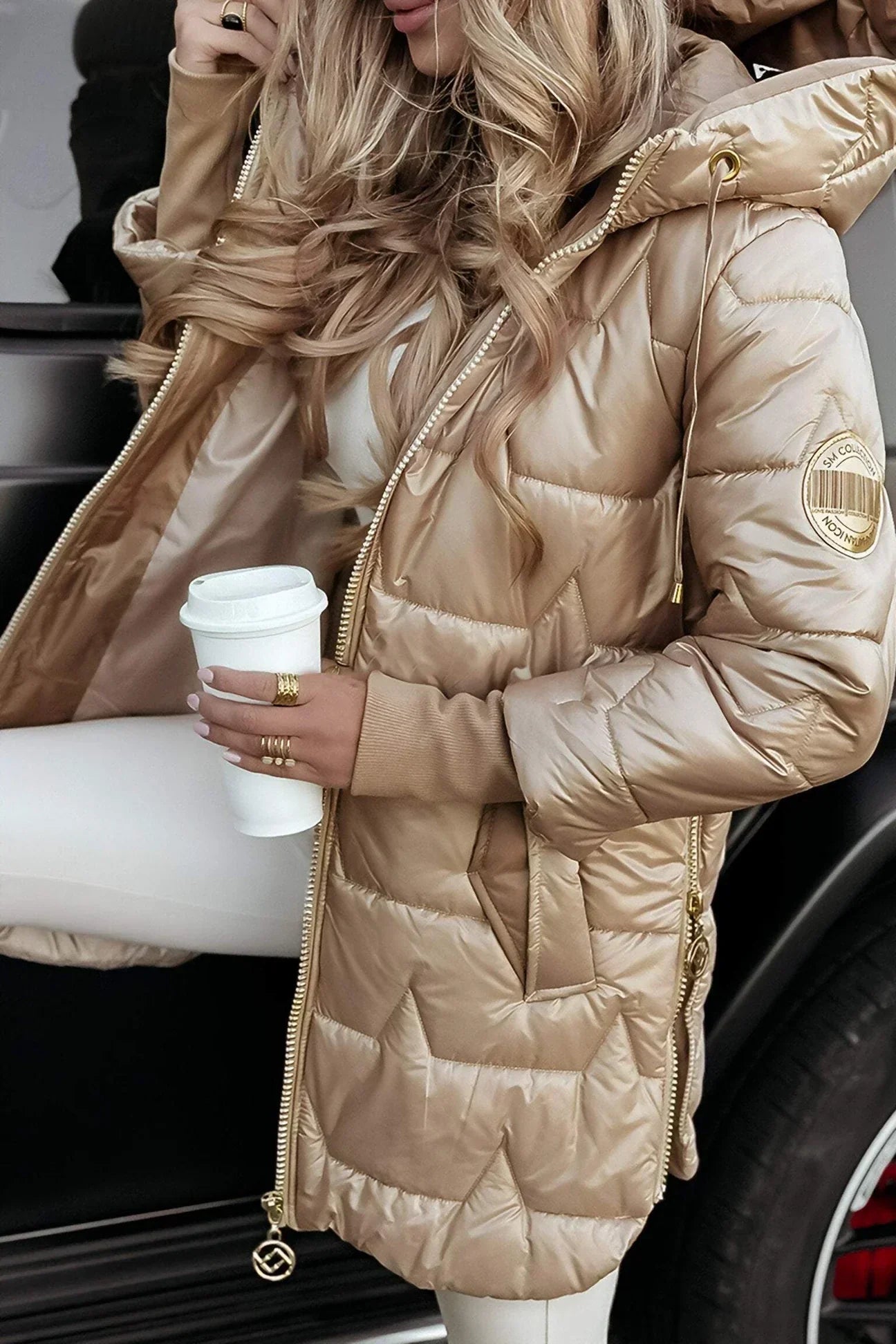 Noelia – Elegant Winter Coat with Hood and Lining