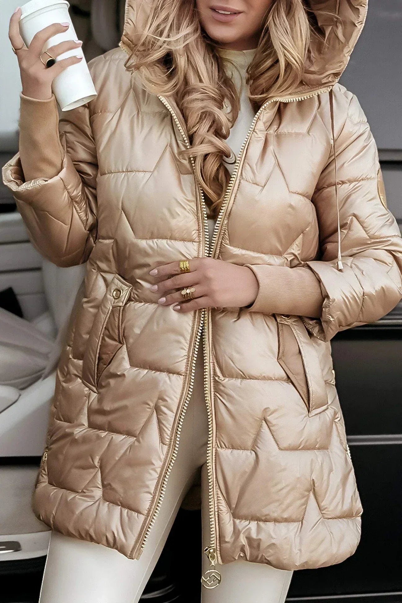 Noelia – Elegant Winter Coat with Hood and Lining