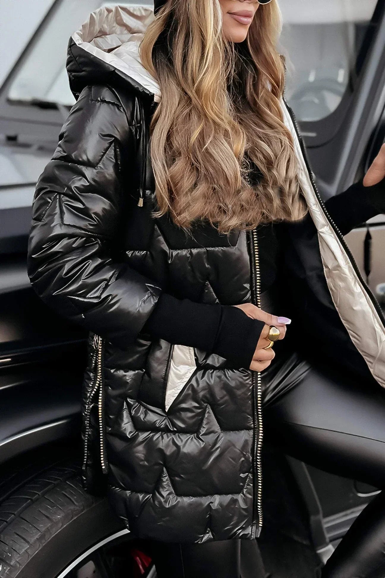 Noelia – Elegant Winter Coat with Hood and Lining