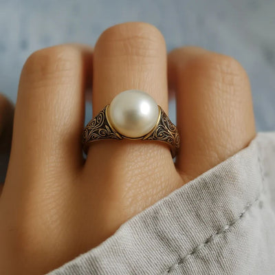 Vintage pearl gold ring