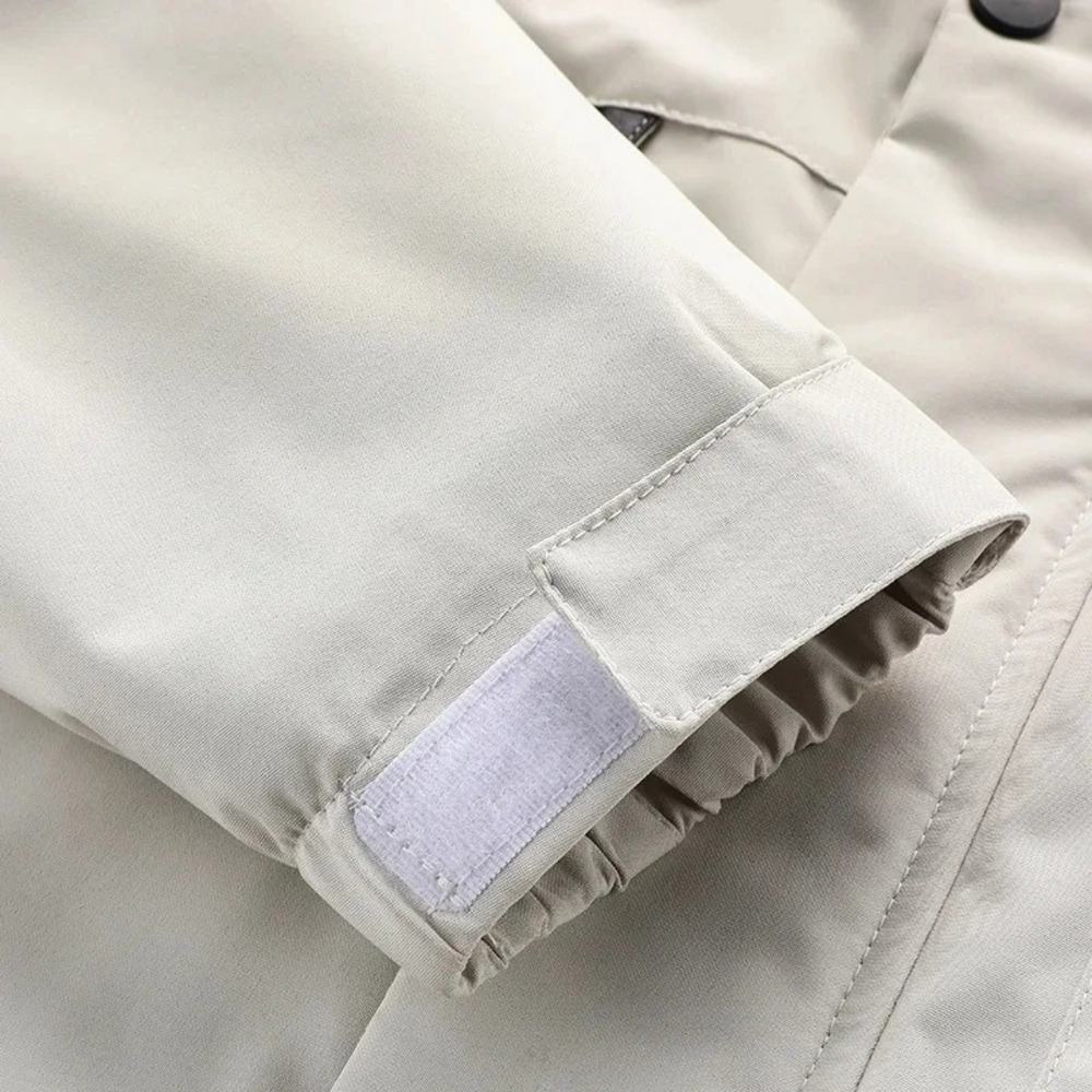 Berenike – Comfortable Wind- and Waterproof Outdoor Jacket